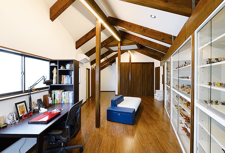 写真：書斎としても使えるご主人の空間